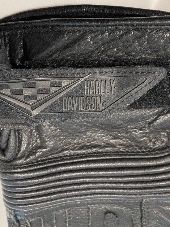 Harley Davidson Black Leather Gloves With Wrist Strap - Retail $125 - Picture 4 of 4